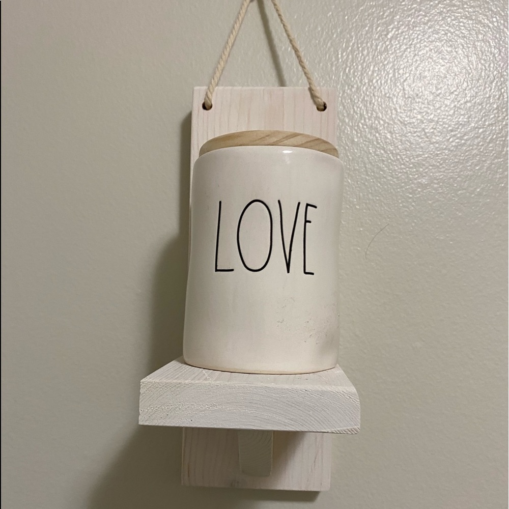 Shelf decor